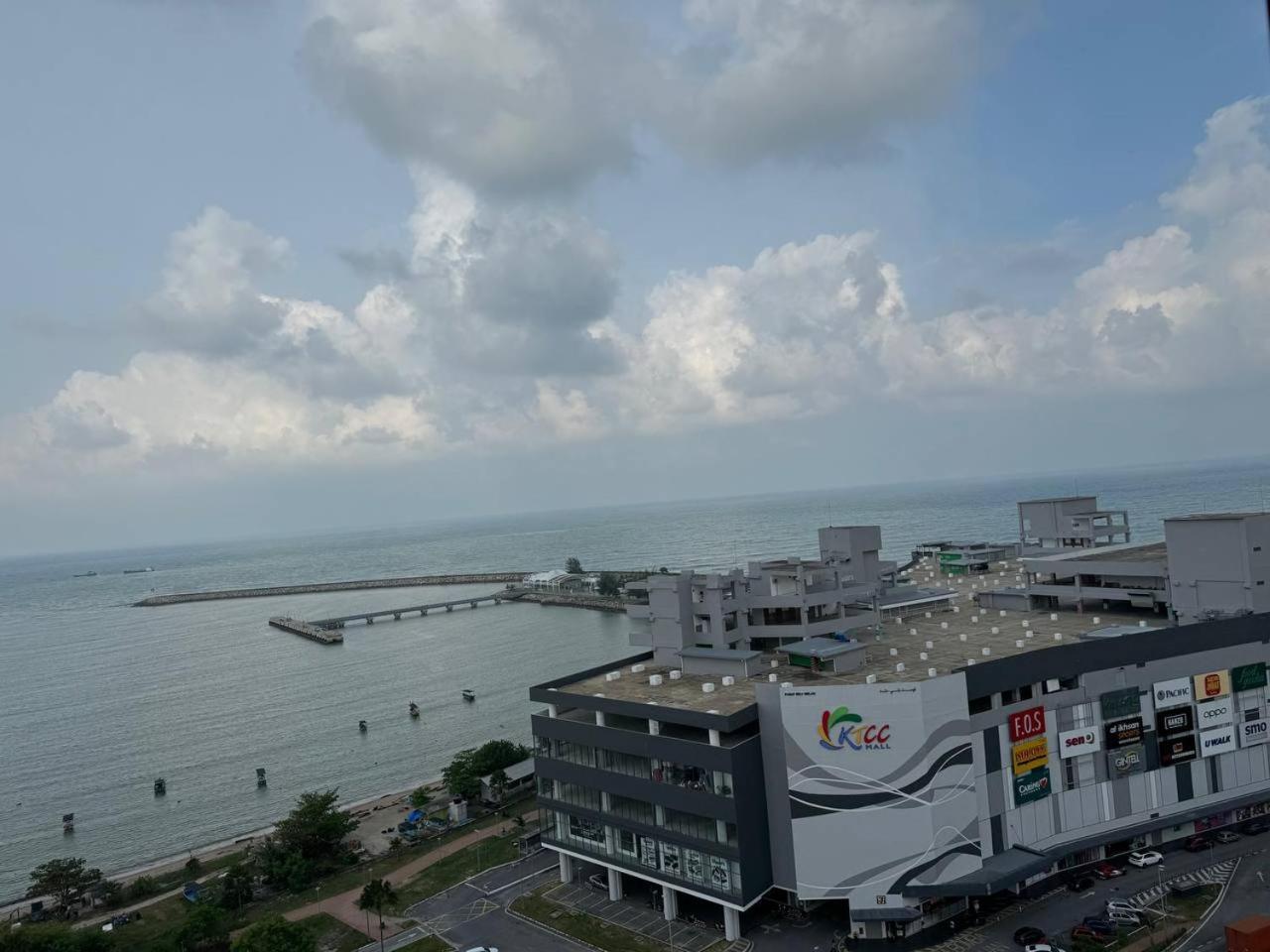 D'Ciella Homes- Sea View, Drawbridge & Ktcc Mall Kuala Terengganu Exterior photo